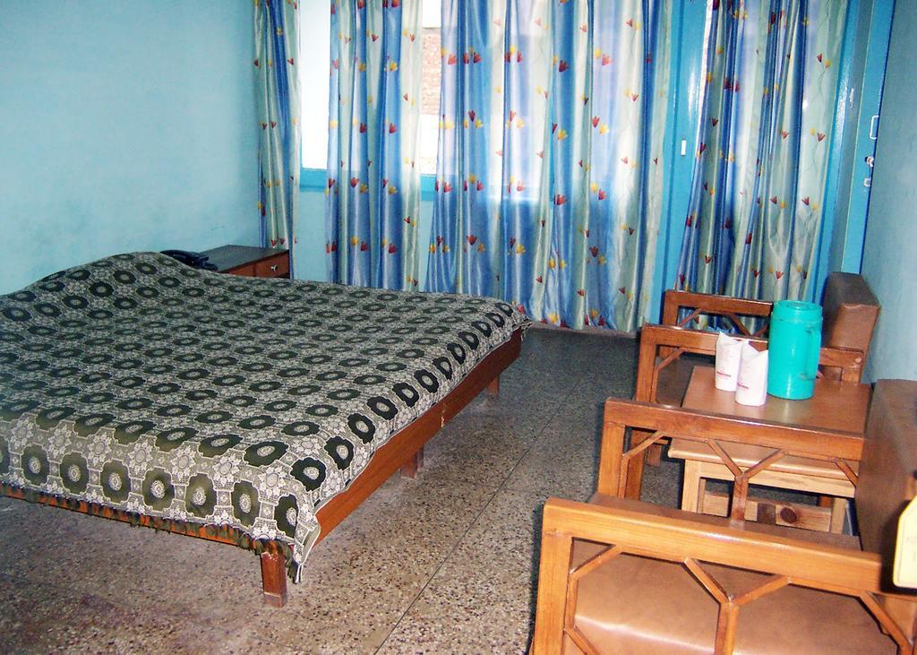 Hotel Mansarover International Haridwār Zimmer foto