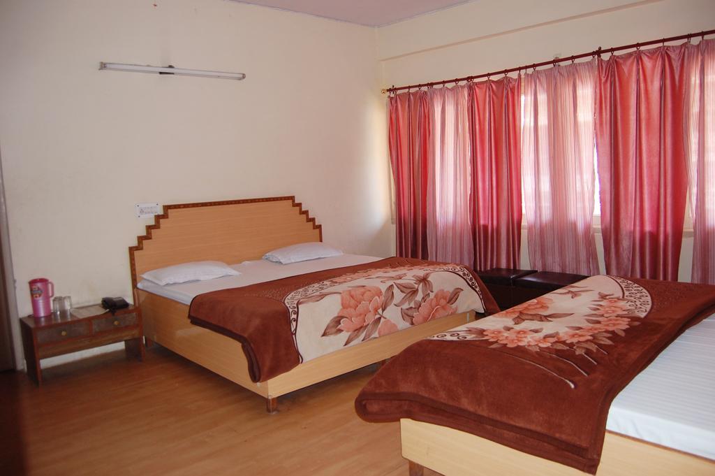Hotel Mansarover International Haridwār Zimmer foto